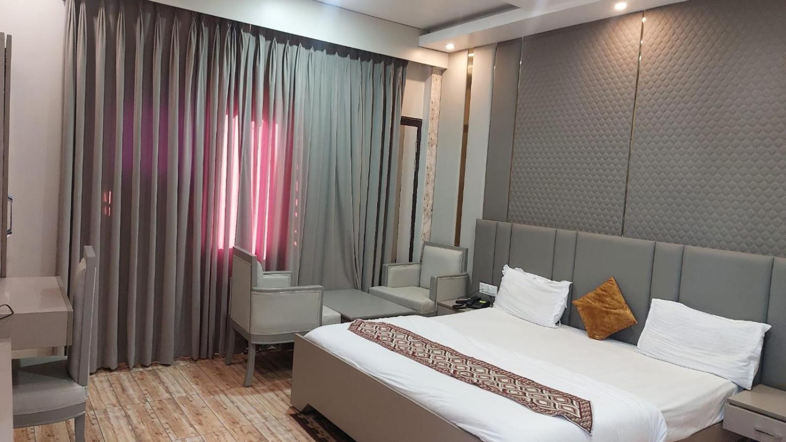Hotel Rajshree Tanakpur Luaran gambar